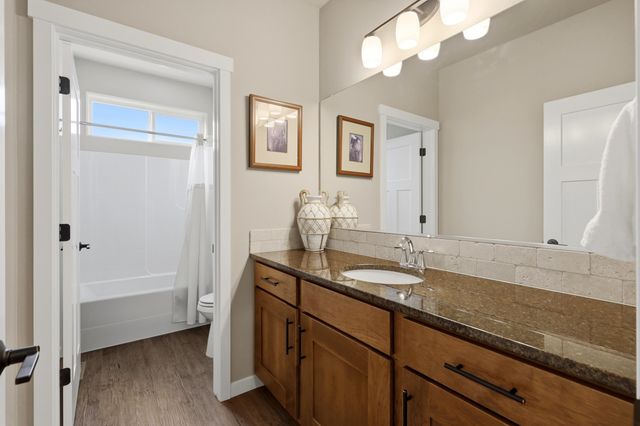 1709 N Hood River Rd, Liberty Lake, WA 99019