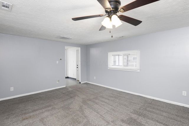 561 Pierce Avenue, Columbus, OH 43213