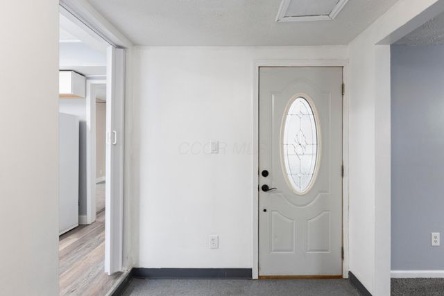 561 Pierce Avenue, Columbus, OH 43213