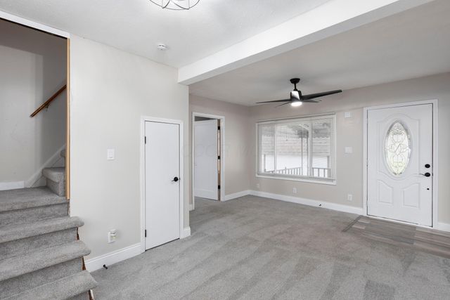 561 Pierce Avenue, Columbus, OH 43213