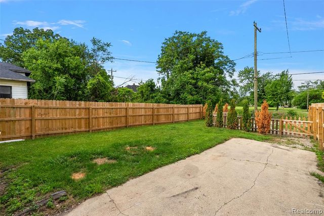 2476 Beals Street, Detroit, MI 48214
