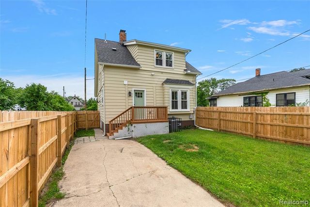 2476 Beals Street, Detroit, MI 48214