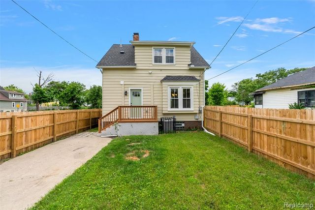 2476 Beals Street, Detroit, MI 48214