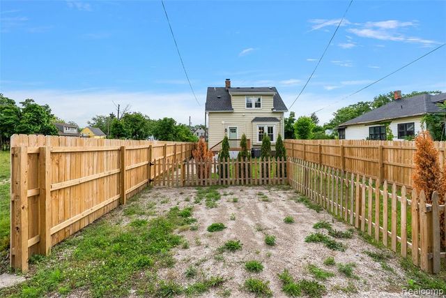 2476 Beals Street, Detroit, MI 48214