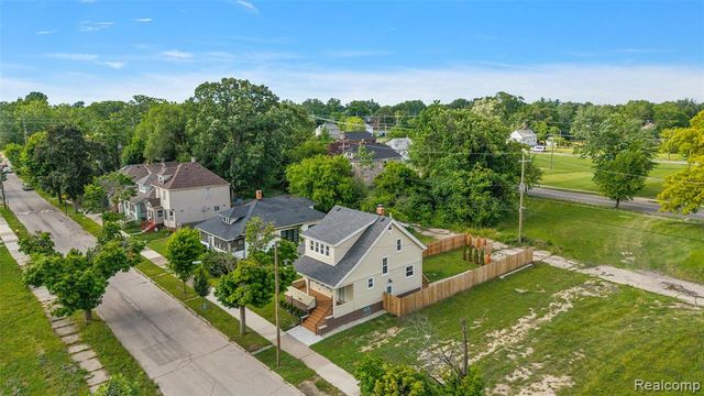 2476 Beals Street, Detroit, MI 48214