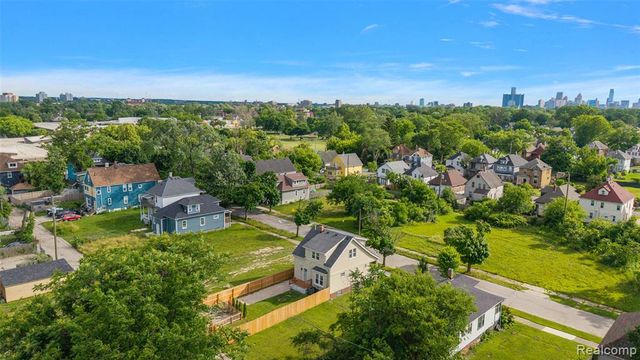 2476 Beals Street, Detroit, MI 48214