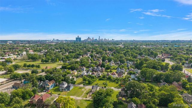 2476 Beals Street, Detroit, MI 48214