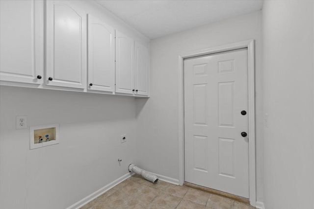 412 Mill Creek Cir, Dothan, AL 36305