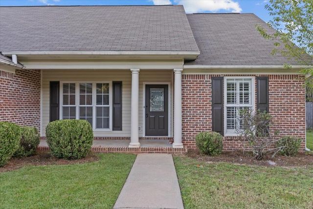 412 Mill Creek Cir, Dothan, AL 36305