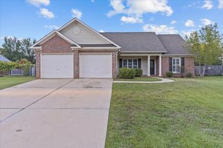 412 Mill Creek Cir, Dothan, AL 36305