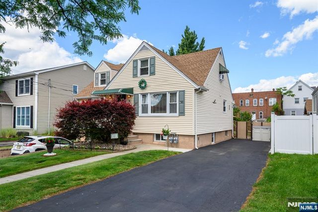39 Lawrence Avenue, Lodi, NJ 07644