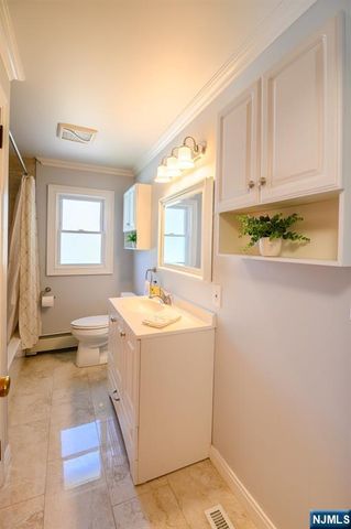 39 Lawrence Avenue, Lodi, NJ 07644