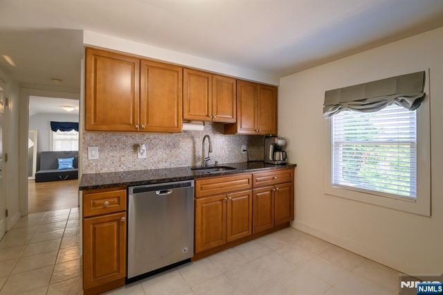 39 Lawrence Avenue, Lodi, NJ 07644