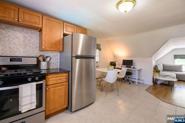 39 Lawrence Avenue, Lodi, NJ 07644
