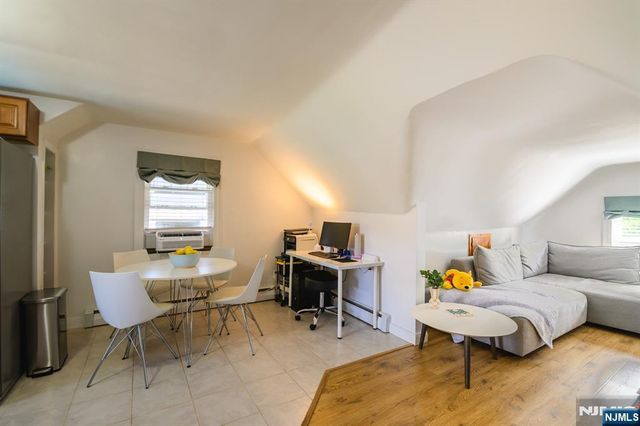 39 Lawrence Avenue, Lodi, NJ 07644