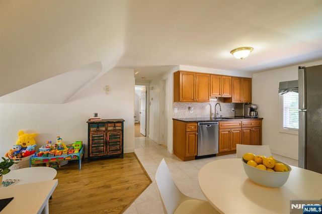 39 Lawrence Avenue, Lodi, NJ 07644