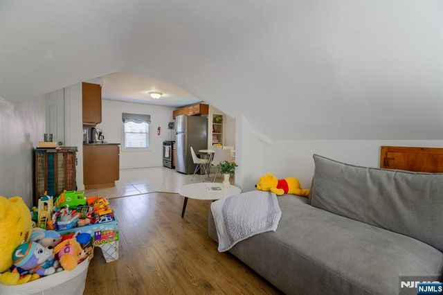 39 Lawrence Avenue, Lodi, NJ 07644