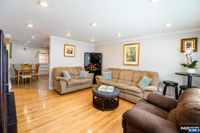 39 Lawrence Avenue, Lodi, NJ 07644