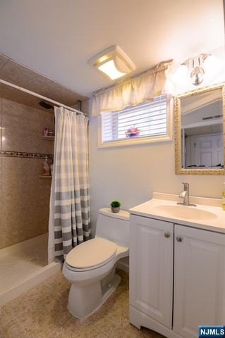 39 Lawrence Avenue, Lodi, NJ 07644