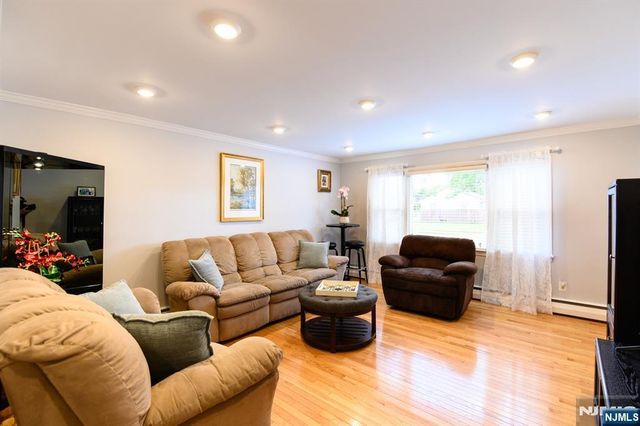 39 Lawrence Avenue, Lodi, NJ 07644