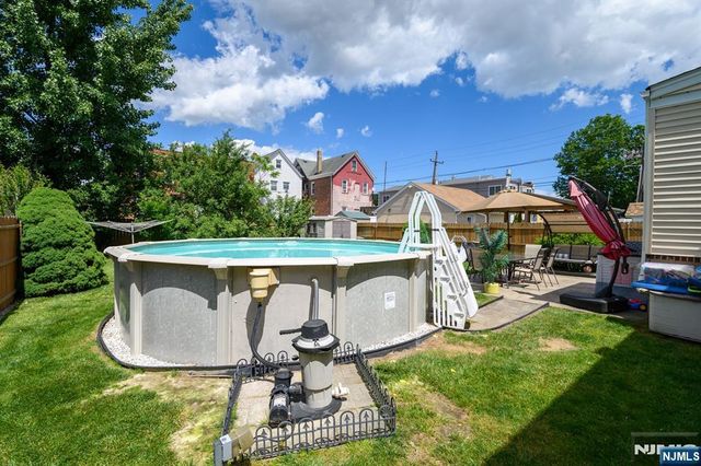 39 Lawrence Avenue, Lodi, NJ 07644