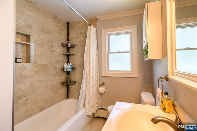 39 Lawrence Avenue, Lodi, NJ 07644