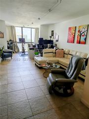 2333 Brickell Ave 2814, Miami, FL 33129