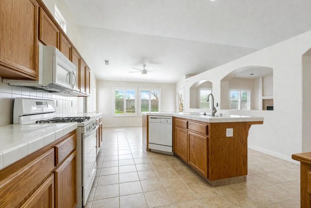721 Via Cerioni, Madera, CA 93637