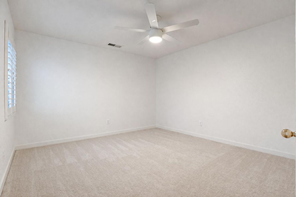 Image 11 of property listing at 721 Via Cerioni, Madera, CA 93637