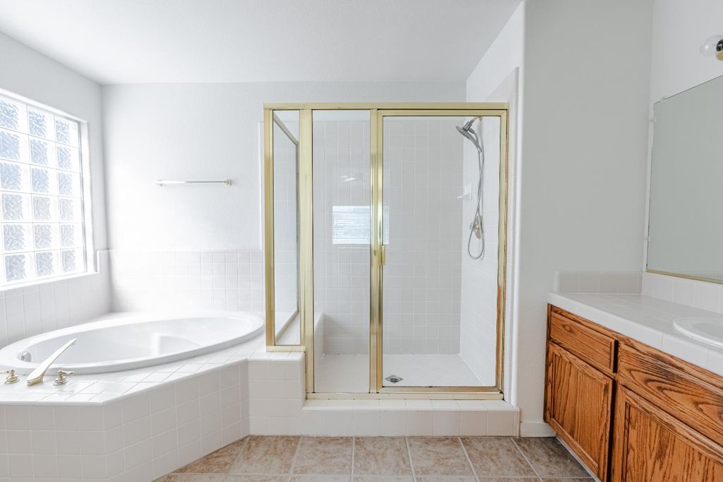 Image 13 of property listing at 721 Via Cerioni, Madera, CA 93637