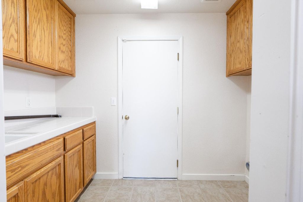 Image 16 of property listing at 721 Via Cerioni, Madera, CA 93637