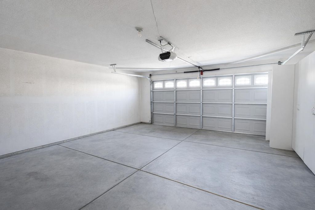 Image 22 of property listing at 721 Via Cerioni, Madera, CA 93637