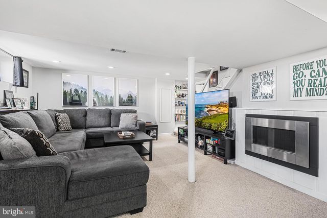 106 BARREN RD, Newtown Square, PA 19073