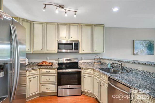 29 Rotunda Circle, Asheville, NC 28806