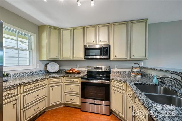 29 Rotunda Circle, Asheville, NC 28806