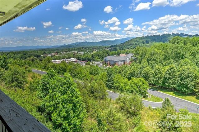 29 Rotunda Circle, Asheville, NC 28806