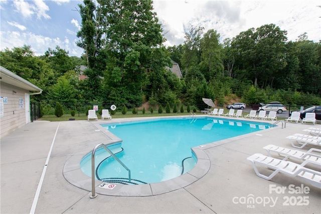 29 Rotunda Circle, Asheville, NC 28806