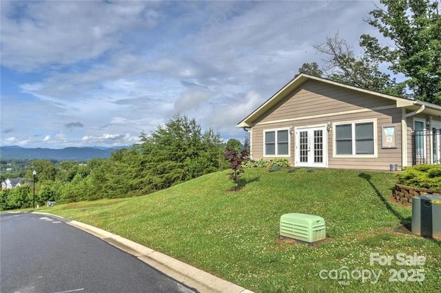 29 Rotunda Circle, Asheville, NC 28806