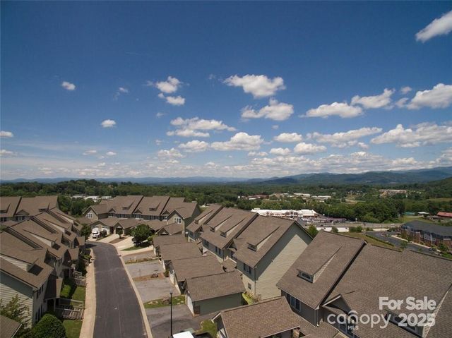 29 Rotunda Circle, Asheville, NC 28806