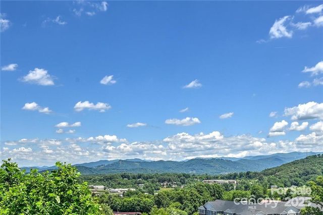 29 Rotunda Circle, Asheville, NC 28806