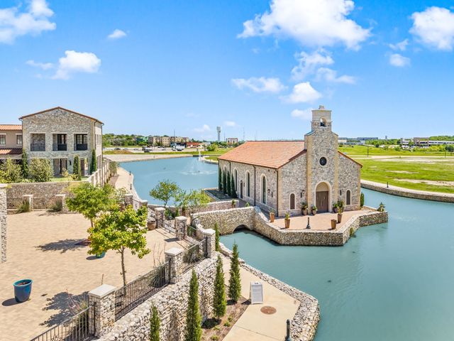 28 Cardona Drive, Westlake, TX 76262
