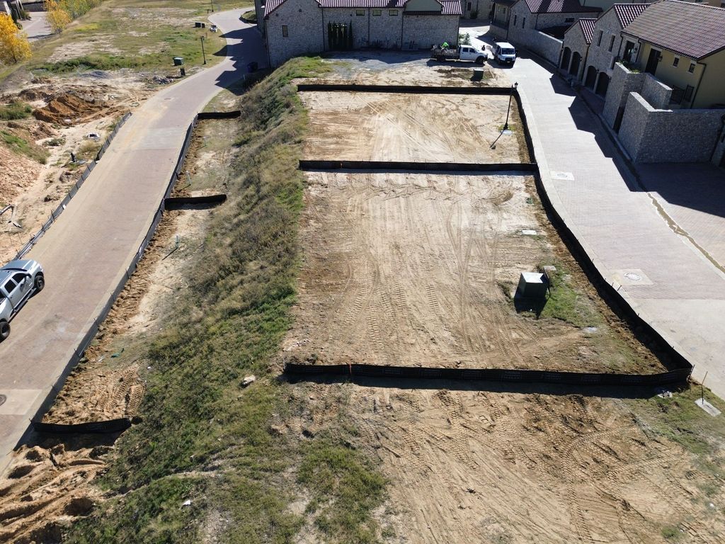 28 Cardona Drive, Westlake, TX 76262