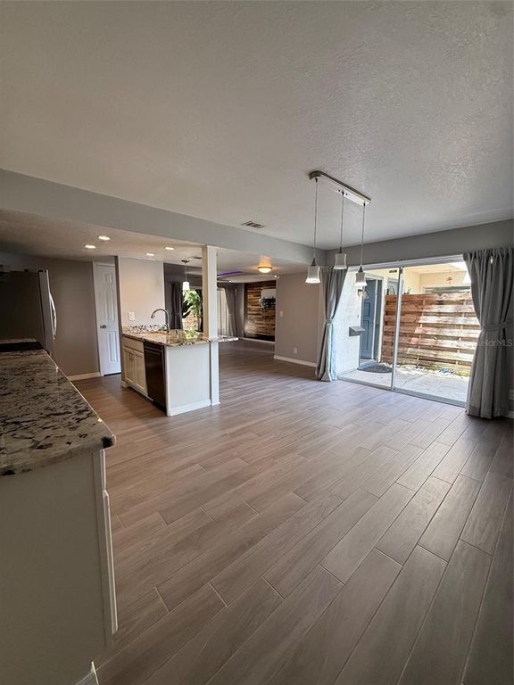 6814 WHITMAN PLACE 6814, SARASOTA, FL 34243 — photo 2