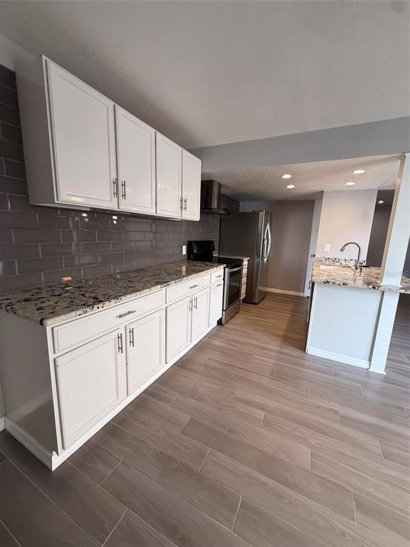 6814 WHITMAN PLACE 6814, SARASOTA, FL 34243 — photo 3