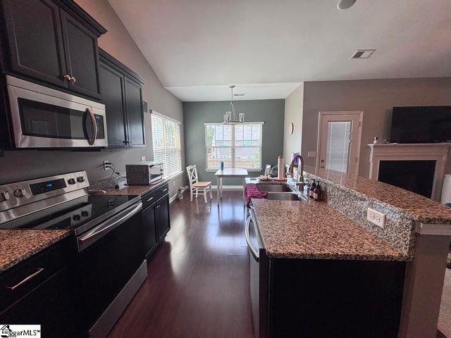565 Goldstone Lane, Boiling Springs, SC 29316