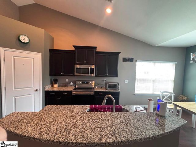 565 Goldstone Lane, Boiling Springs, SC 29316