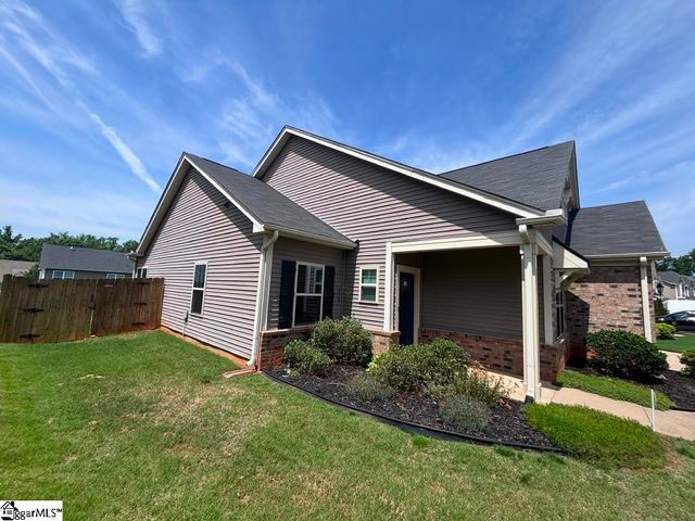 565 Goldstone Lane, Boiling Springs, SC 29316