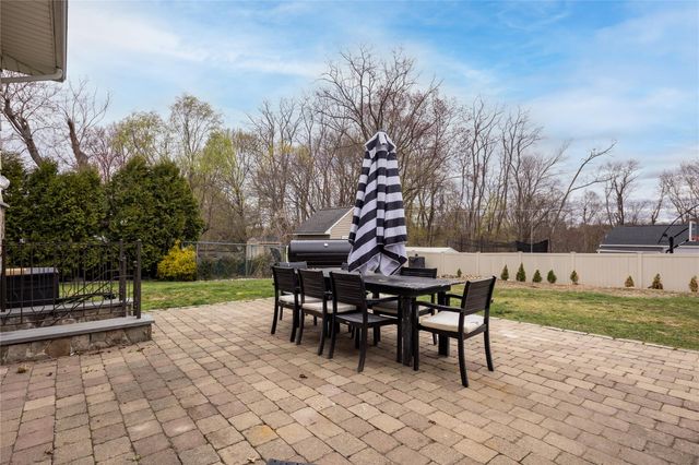 2820 Sarles Drive, Yorktown Heights, NY 10598