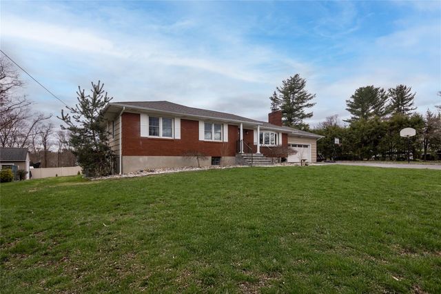 2820 Sarles Drive, Yorktown Heights, NY 10598