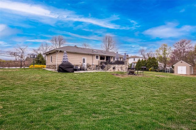 2820 Sarles Drive, Yorktown Heights, NY 10598